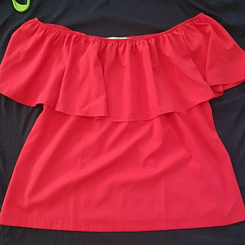NWOT! 3 way women's top!